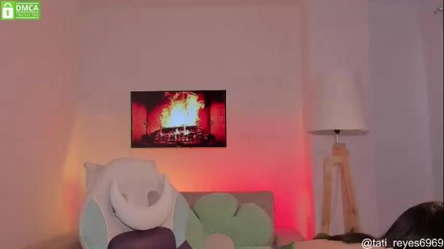 Image 3 of tati_reyes Stream on Chaturbate on 13 days ago