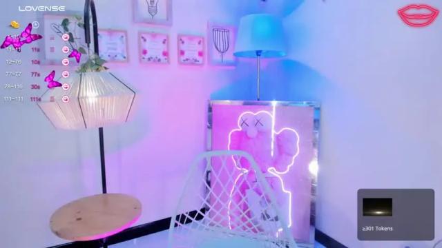 Image 7 of tatiana_alvares Stream on Chaturbate on 19 months ago