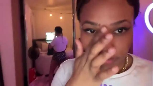 Image 3 of tatiannatease Stream on Chaturbate on 3 months ago
