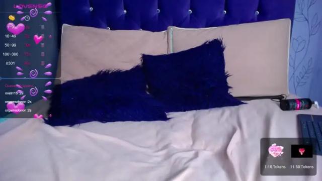Image 4 of tatiiana_bustos Stream on Chaturbate on 20 months ago