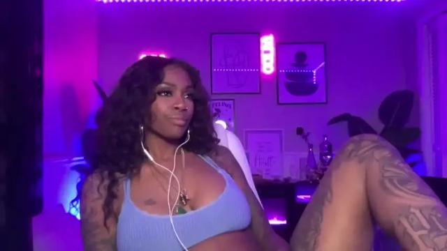 Image 12 of tatted_vixen Stream on Chaturbate on 17 months ago