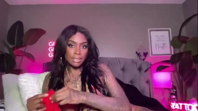 Image 10 of tatted_vixen Stream on Chaturbate on 15 months ago