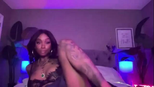 Image 6 of tatted_vixen Stream on Chaturbate on 15 months ago