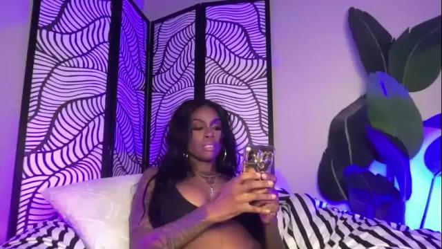 Image 12 of tatted_vixen Stream on Chaturbate on 14 months ago