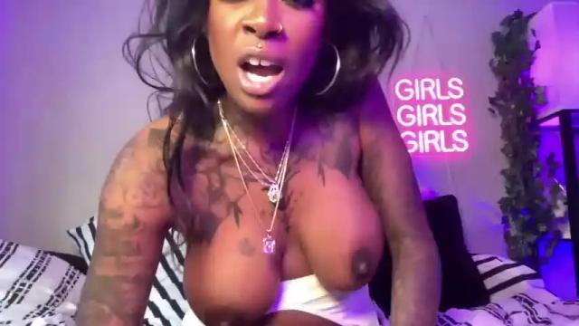 Image 12 of tatted_vixen Stream on Chaturbate on 13 months ago