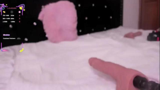 Image 11 of tattedoll_laura Stream on Chaturbate on 1 month ago