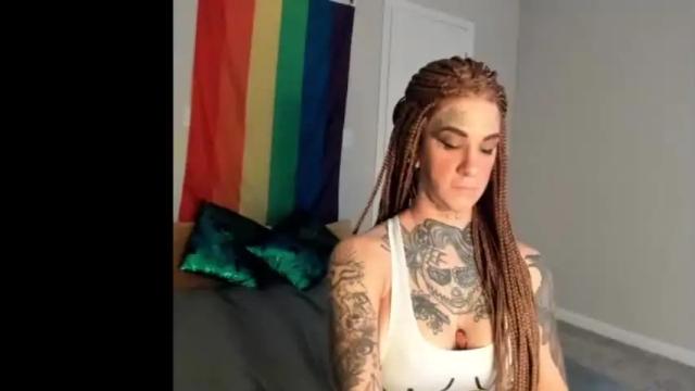 Image 12 of tattooednatalia Stream on Chaturbate on 17 months ago