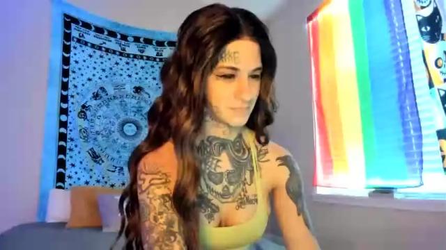 Image 6 of tattooednatalia Stream on Chaturbate on 18 months ago