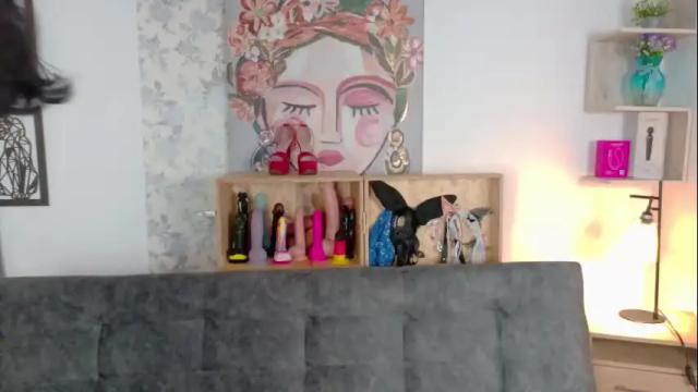 Image 3 of taty_miller Stream on Chaturbate on 27 days ago