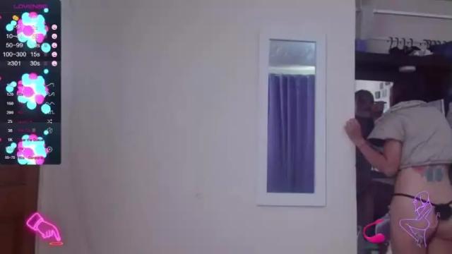Image 3 of tayler_yuliet Stream on Chaturbate on 14 months ago