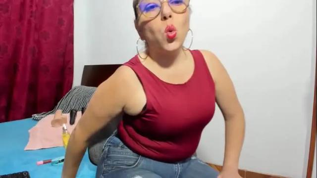 Image 10 of taylorhot72_ Stream on Chaturbate on 14 days ago