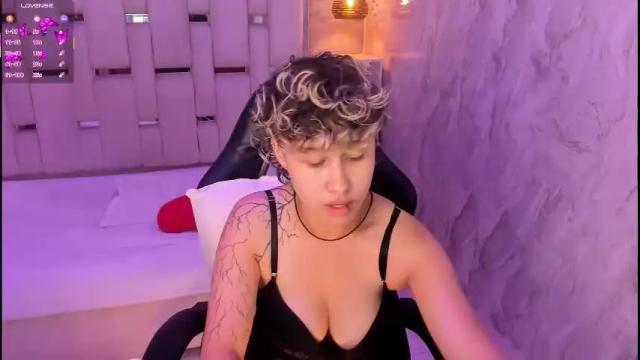 Image 2 of taylorleeh Stream on Chaturbate on 2 months ago