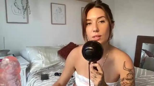 Image 12 of taylorslittlekingdom Stream on Chaturbate on 13 months ago