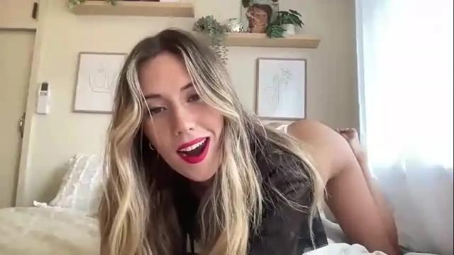 Image 2 of taylorslittlekingdom Stream on Chaturbate on 4 months ago