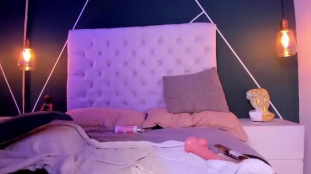 Image 7 of taylorsmiith__ Stream on Chaturbate on 15 months ago