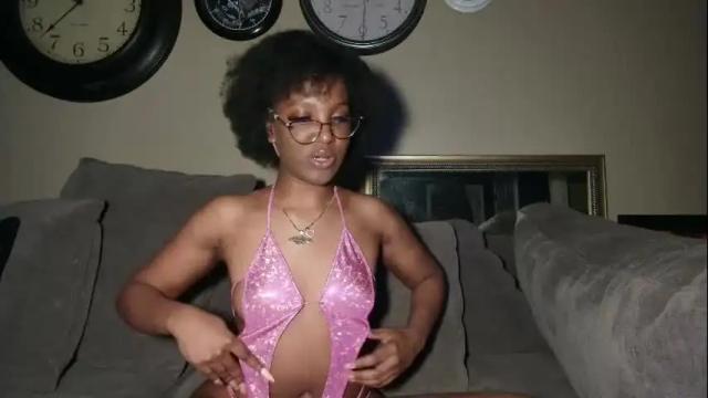 Image 2 of taylorsosweets Stream on Chaturbate on 25 days ago