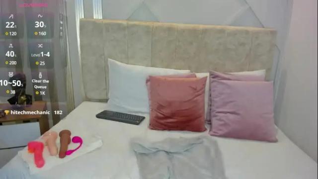 Image 4 of tayra_pradit Stream on Chaturbate on 1 day ago