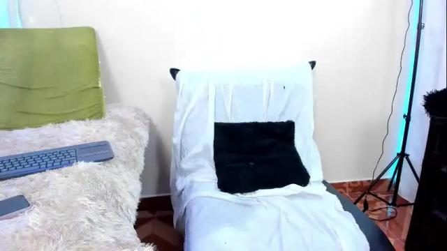 Image 10 of taysonysasha Stream on Chaturbate on 12 days ago