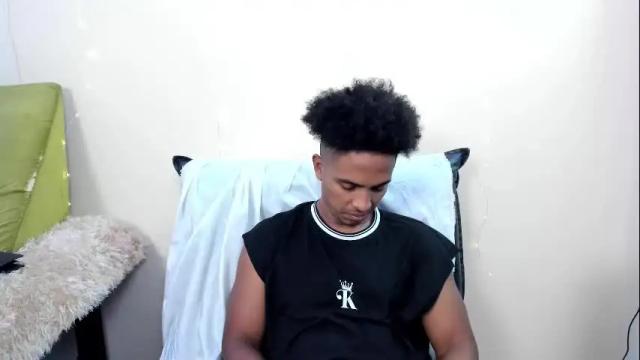 Image 12 of taysonysasha Stream on Chaturbate on 12 days ago