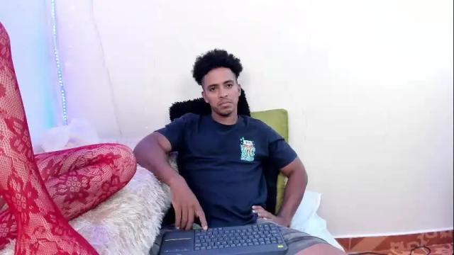 Image 11 of taysonysasha Stream on Chaturbate on 8 days ago