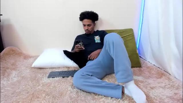 Image 2 of taysonysasha Stream on Chaturbate on 2 months ago
