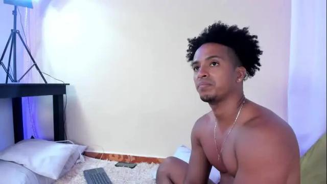 Image 12 of taysonysasha Stream on Chaturbate on 2 months ago