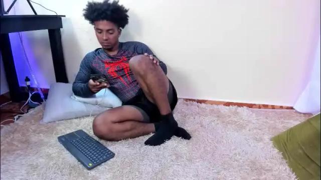 Image 2 of taysonysasha Stream on Chaturbate on 2 months ago