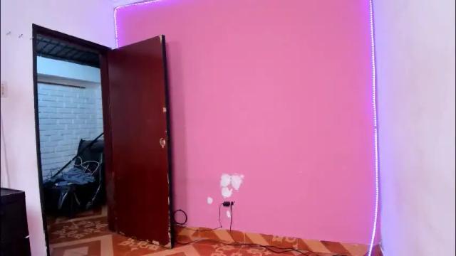 Image 2 of taysonysasha Stream on Chaturbate on 2 months ago