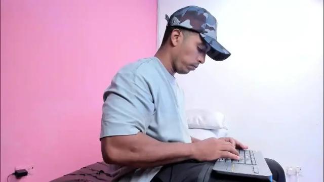 Image 11 of taysonysasha Stream on Chaturbate on 1 month ago