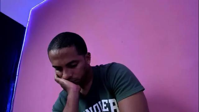 Image 2 of taysonysasha Stream on Chaturbate on 1 month ago