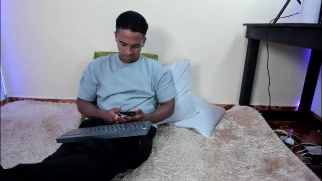 Image 2 of taysonysasha Stream on Chaturbate on 8 days ago