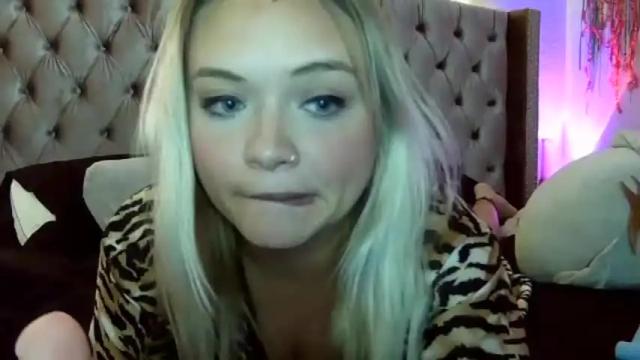 Image 3 of tayweird Stream on Chaturbate on 19 months ago