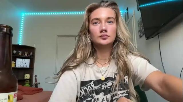 Image 12 of teamtragic Stream on Chaturbate on 2 months ago