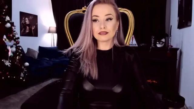 Image 8 of teasingjulianna Stream on Chaturbate on 15 months ago