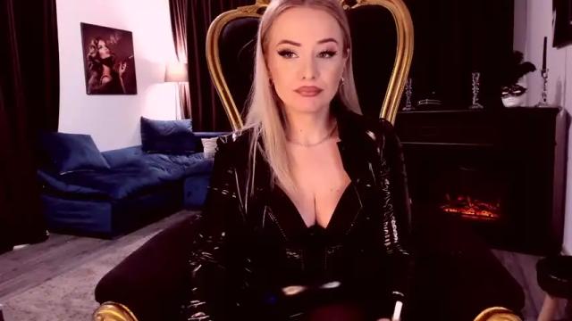 Image 10 of teasingjulianna Stream on Chaturbate on 15 months ago