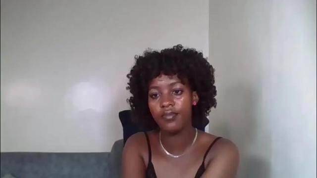 Image 3 of tee_kaicy Stream on Chaturbate on 19 days ago