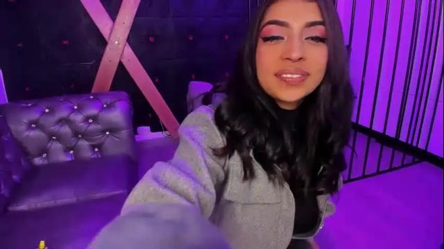 Image 2 of teeennaugthy18 Stream on Chaturbate on 3 months ago