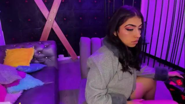 Image 3 of teeennaugthy18 Stream on Chaturbate on 3 months ago