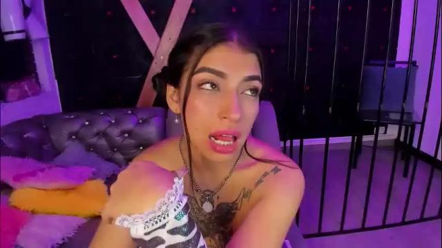 Image 2 of teeennaugthy18 Stream on Chaturbate on 3 months ago