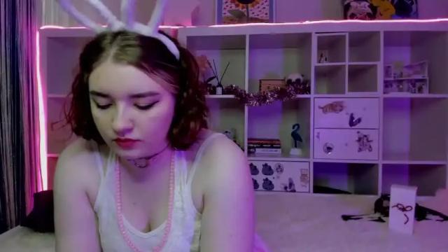 Image 3 of teeheehwanq Stream on Chaturbate on 13 months ago