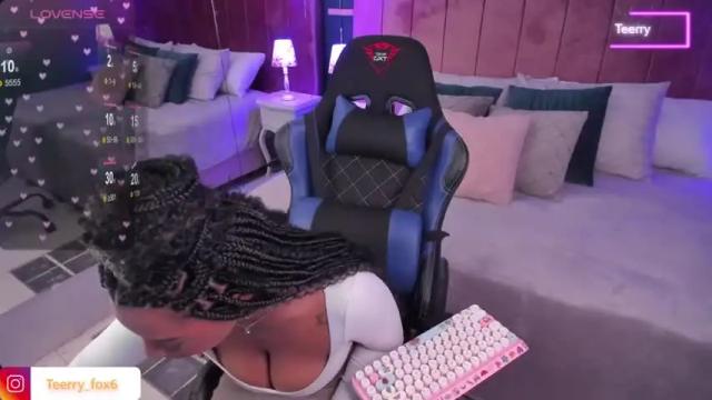 Image 10 of teerry__ Stream on Chaturbate on 13 months ago