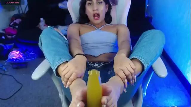 Image 2 of tefy_bratz Stream on Chaturbate on 1 month ago