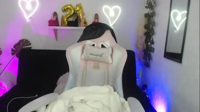 Image 2 of tefy_bratz Stream on Chaturbate on 1 month ago
