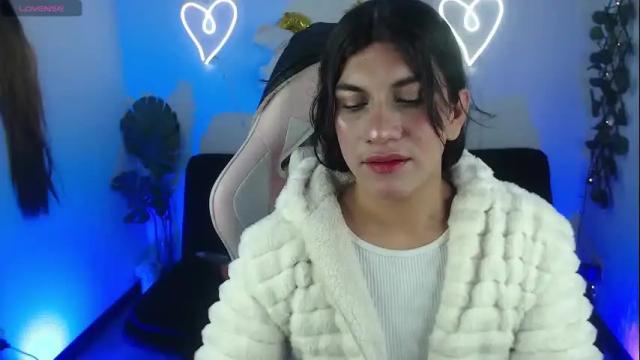 Image 2 of tefy_bratz Stream on Chaturbate on 27 days ago