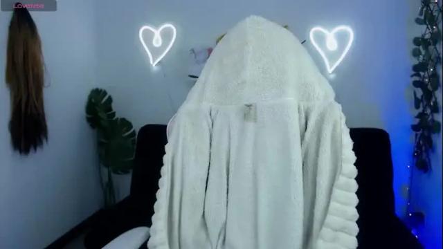 Image 12 of tefy_bratz Stream on Chaturbate on 16 days ago