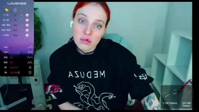 Image 3 of temptingfox Stream on Chaturbate on 16 months ago