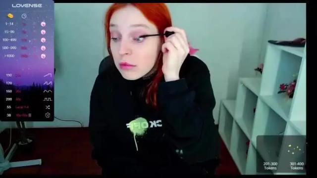 Image 2 of temptingfox Stream on Chaturbate on 15 months ago