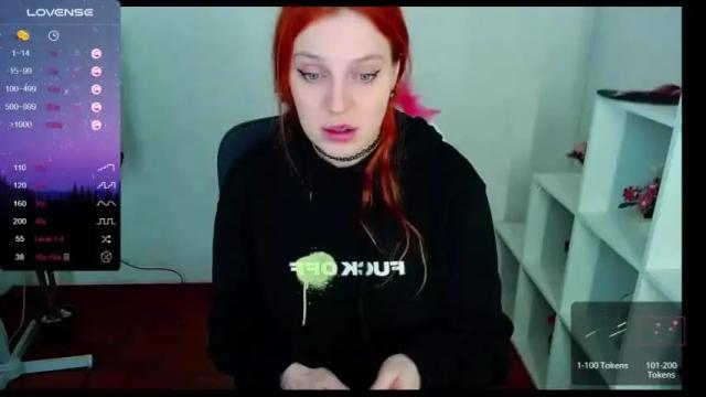 Image 3 of temptingfox Stream on Chaturbate on 15 months ago