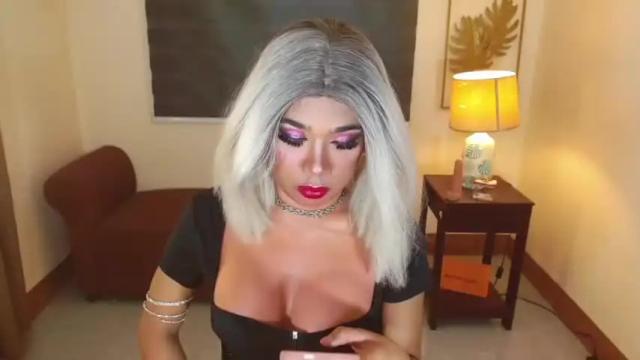 Image 7 of temptress__scarlet Stream on Chaturbate on 15 months ago