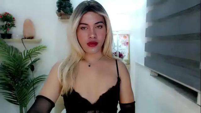 Image 4 of temptress_hot_dea Stream on Chaturbate on 13 days ago